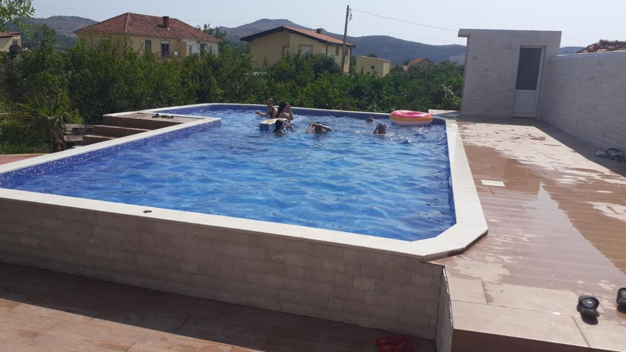Nilic Villa Bar