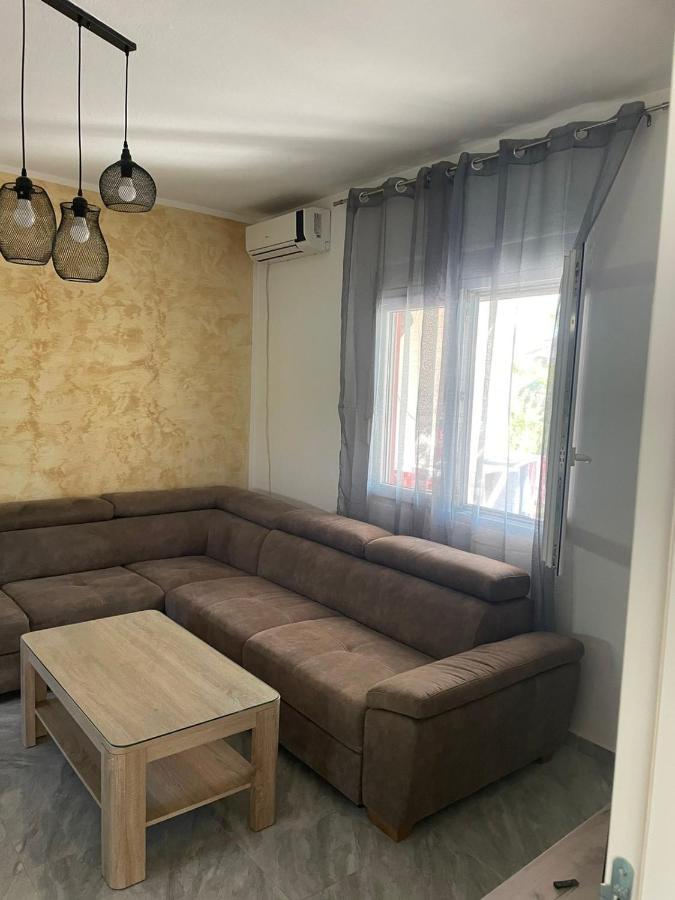 Nilic Villa Bar